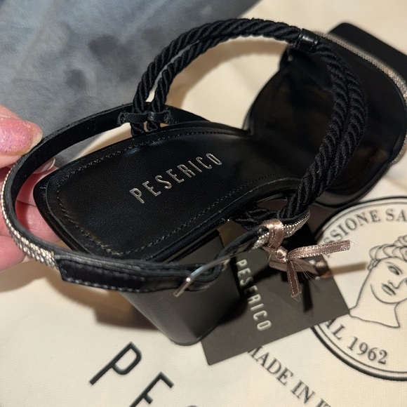 NWT Peserico leather heals sandals with rhinestones size 39 comes box n dust bag - Picture 8 of 10